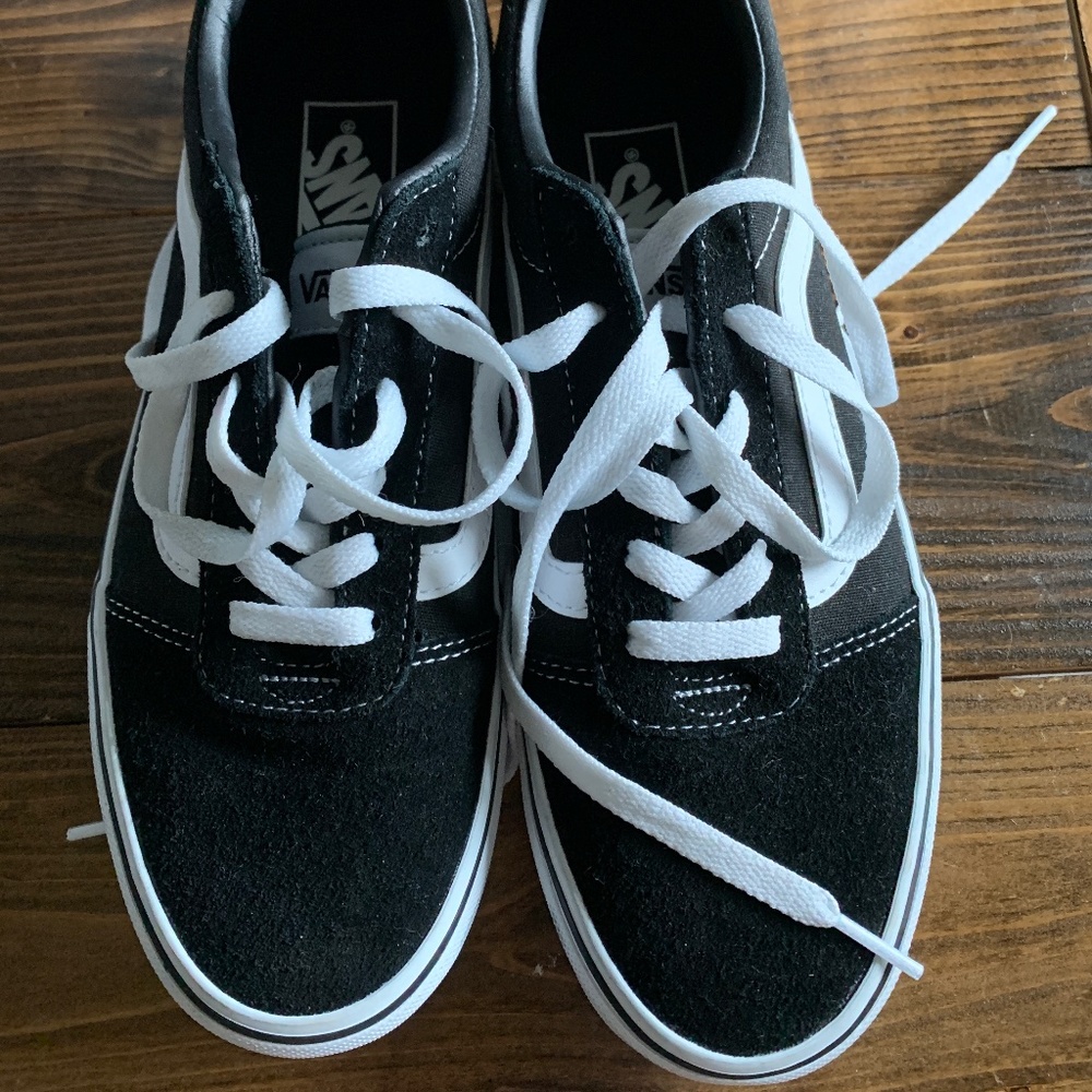 Women’s Vans Size 8
